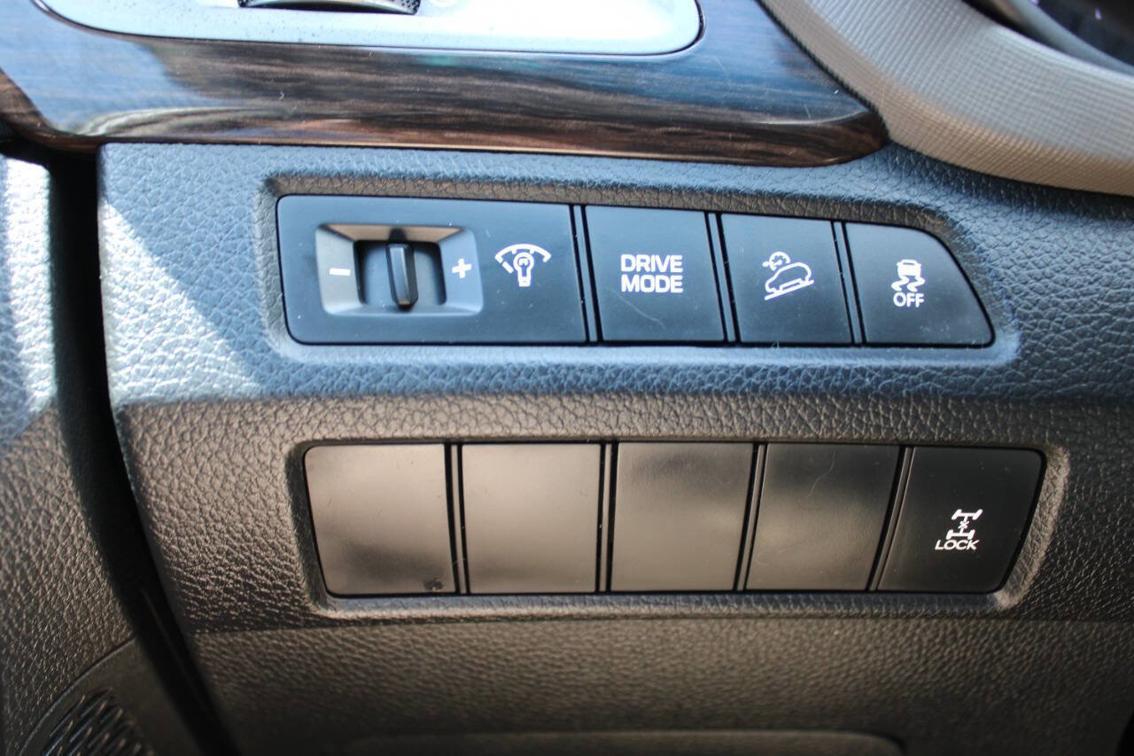 Used 2018 Hyundai Santa Fe Sport AWD/4WD image 41
