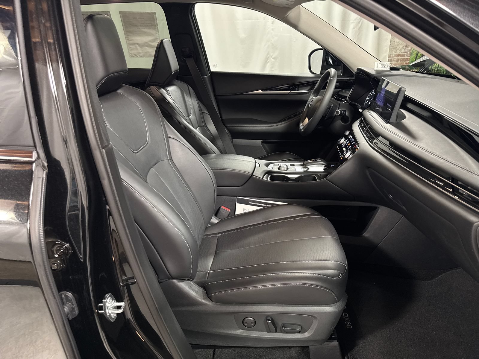 Certified 2025 INFINITI QX60 Pure AWD/4WD image 30
