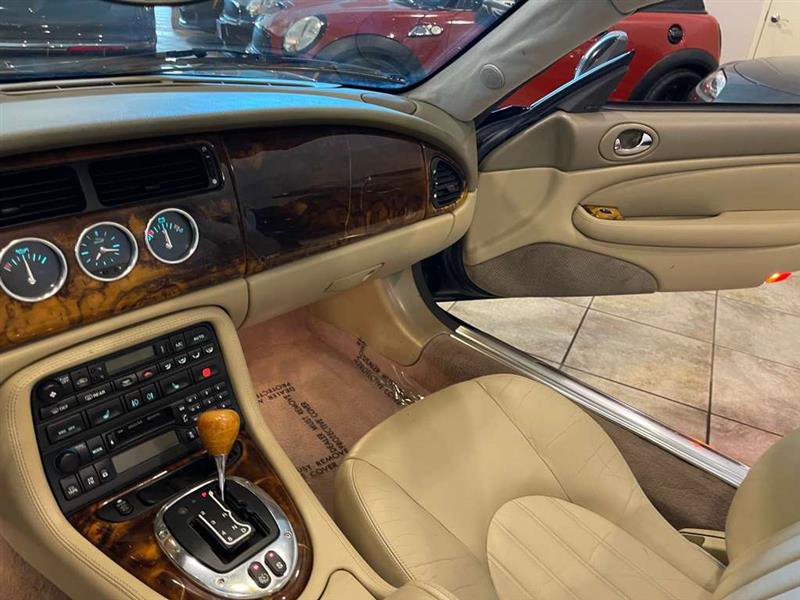 Used 2006 Jaguar XK8 Convertible image 82