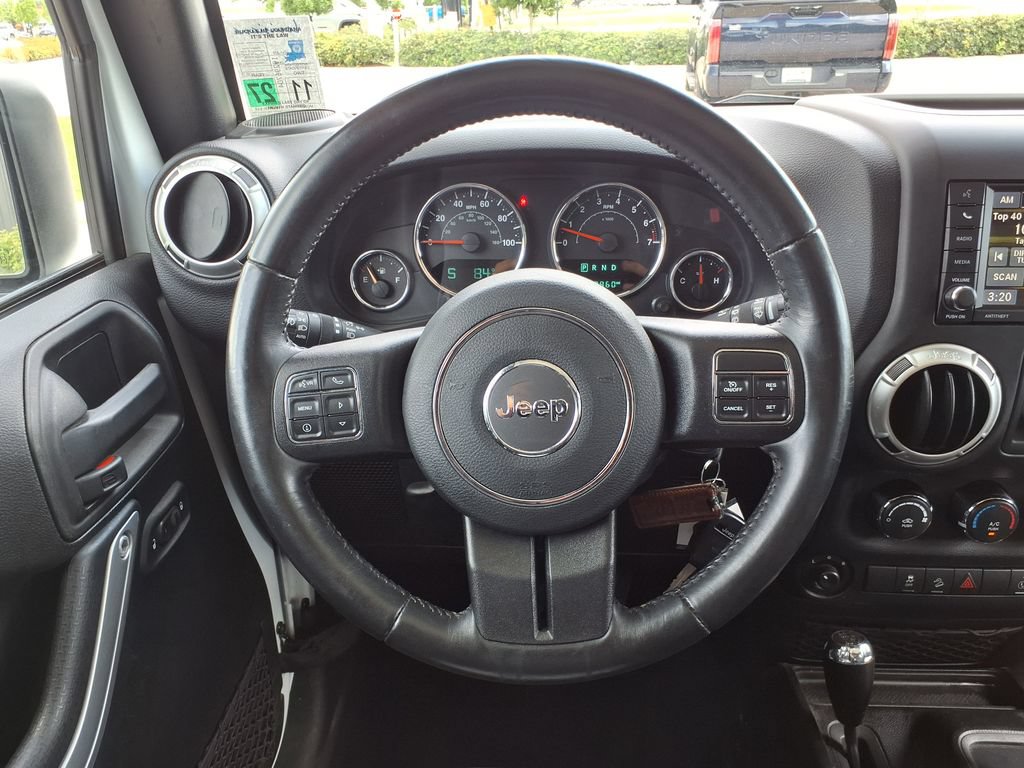 Used 2016 Jeep Wrangler Unlimited Sahara w/ Connectivity Group AWD/4WD image 20