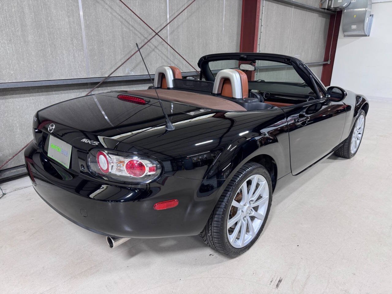 Used 2006 MAZDA MX-5 Miata Grand Touring RWD image 36