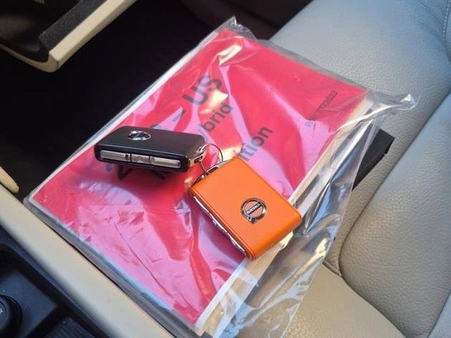 Used 2023 Volvo XC90 B6 Plus w/ Protection Package Premier image 13