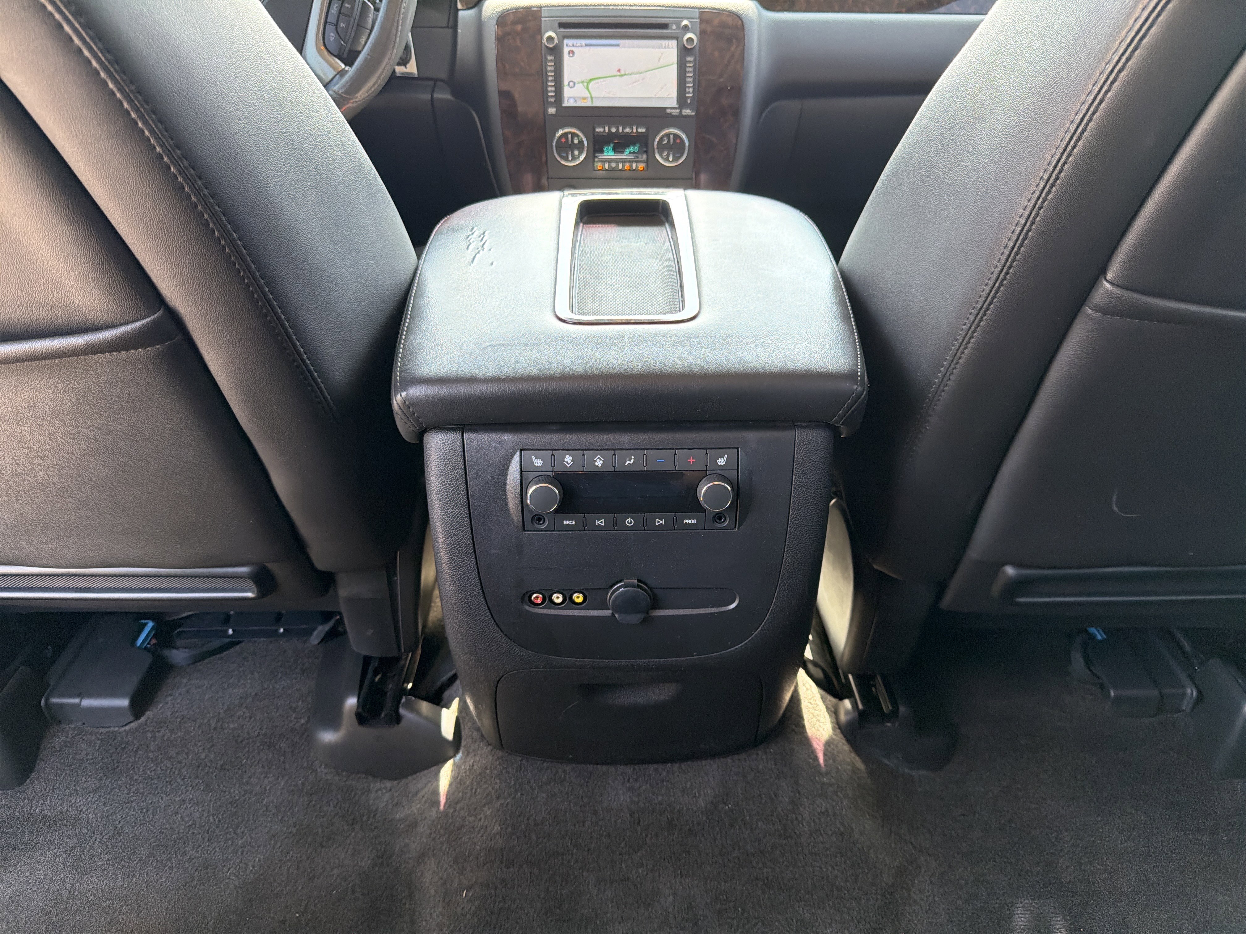 Used 2014 GMC Yukon Denali image 28