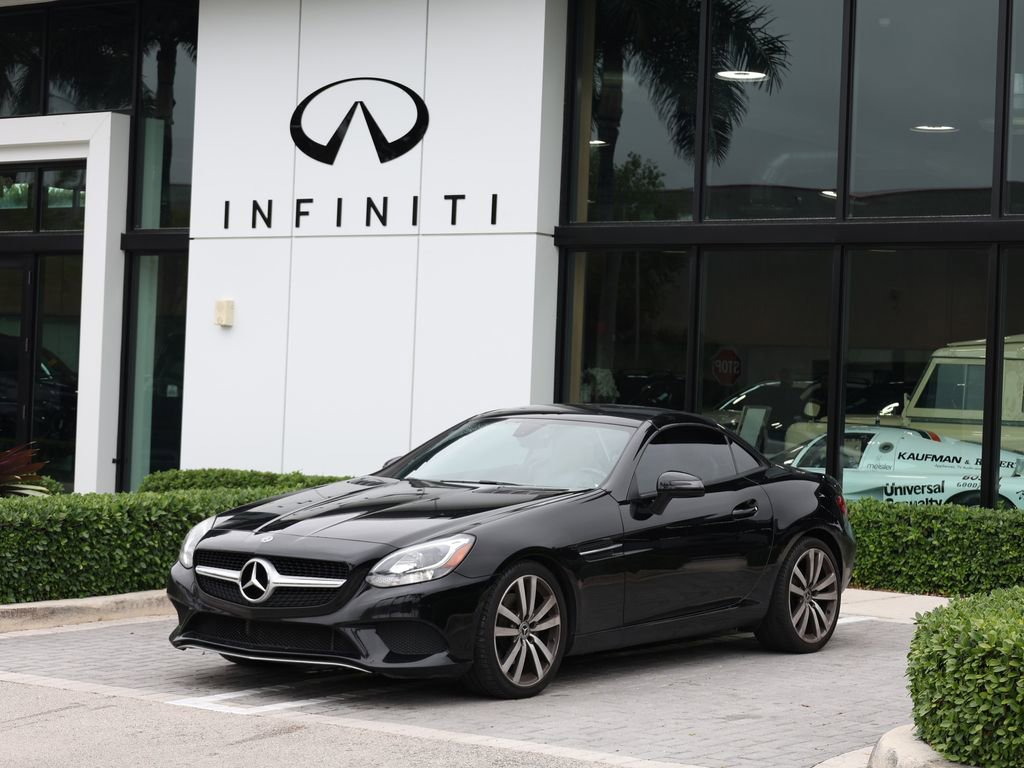 Used 2018 Mercedes-Benz SLC 300 image 2