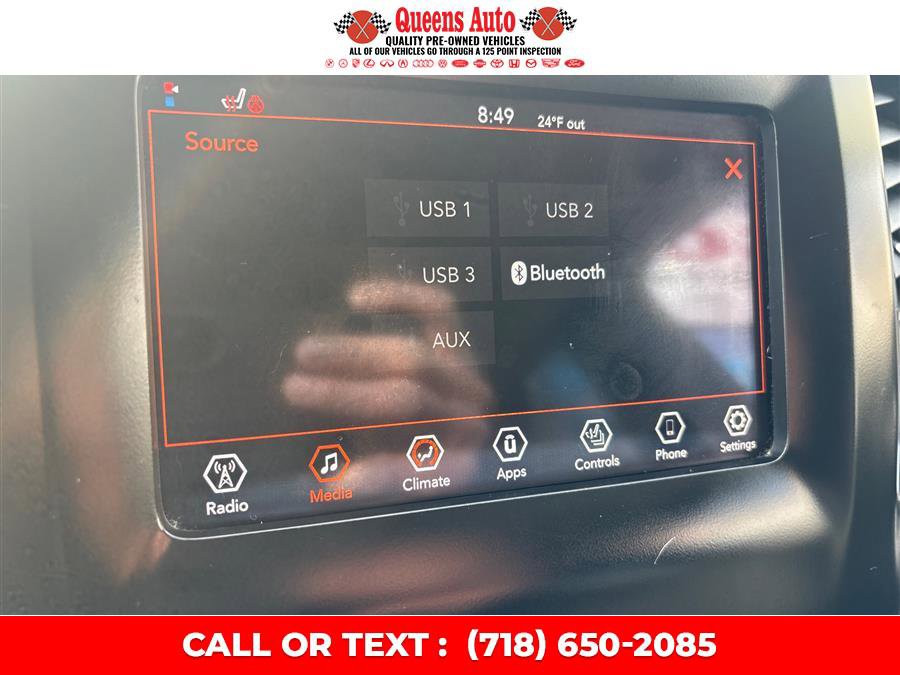 Used 2019 Jeep Cherokee Latitude Plus w/ Cold Weather Group image 43