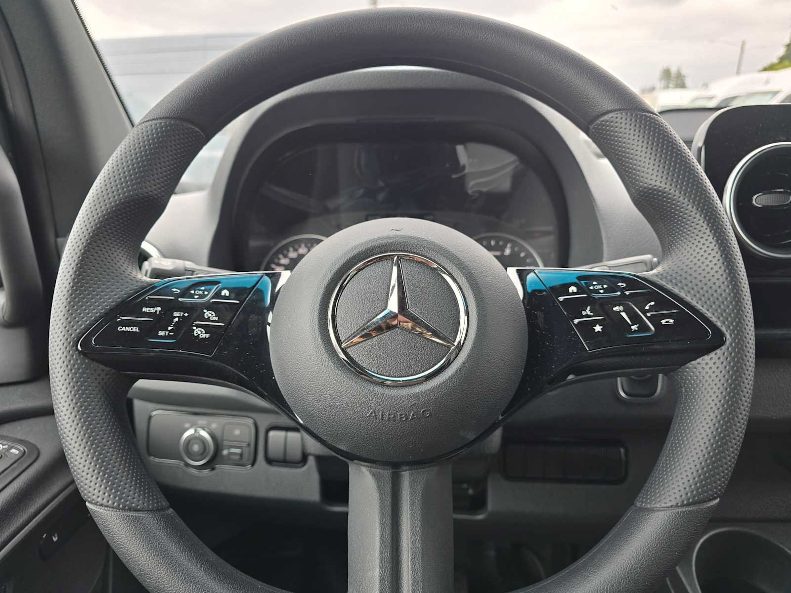 Used 2025 Mercedes-Benz Sprinter 2500 image 27