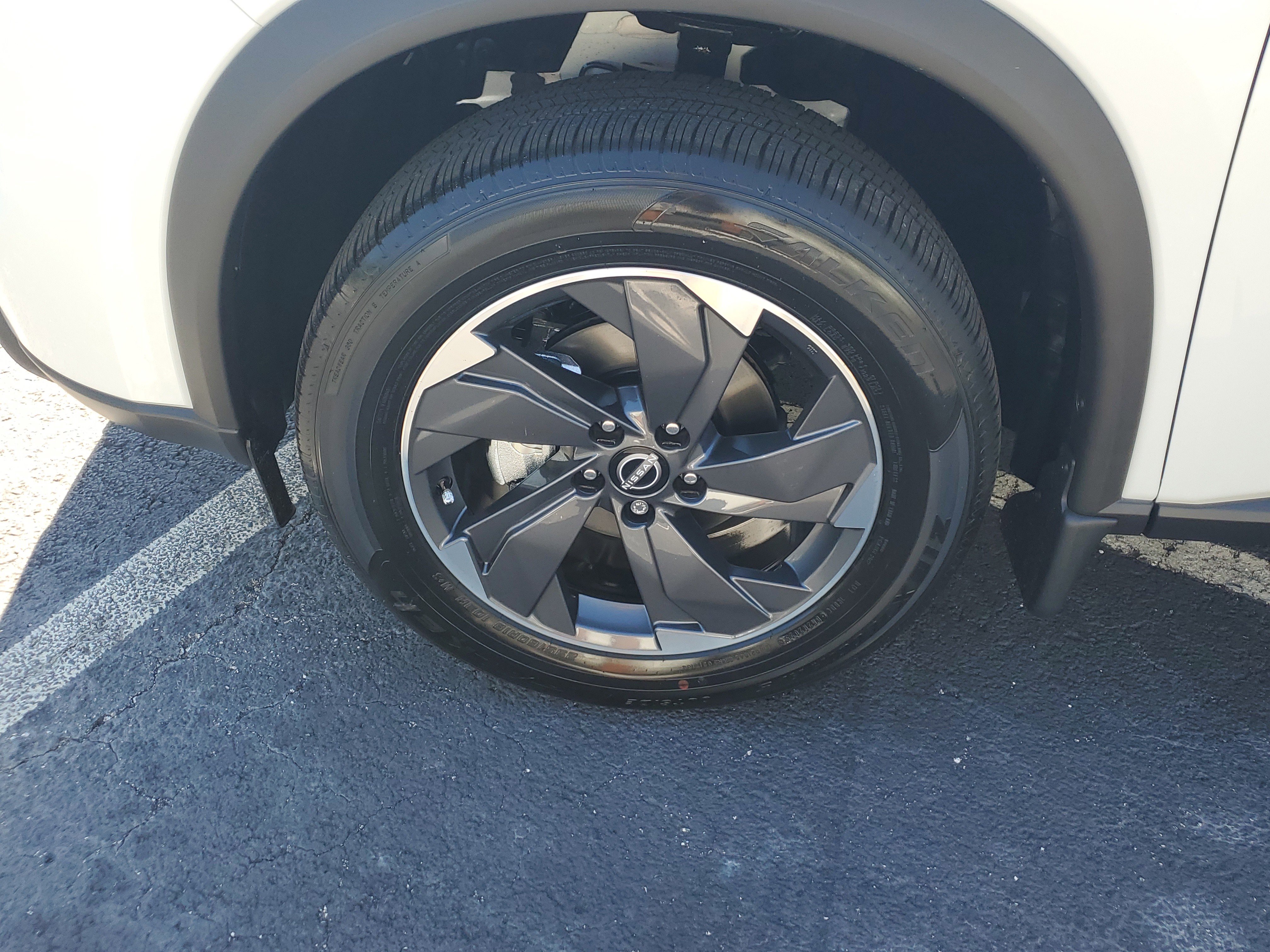 New 2026 Nissan Rogue SV image 4