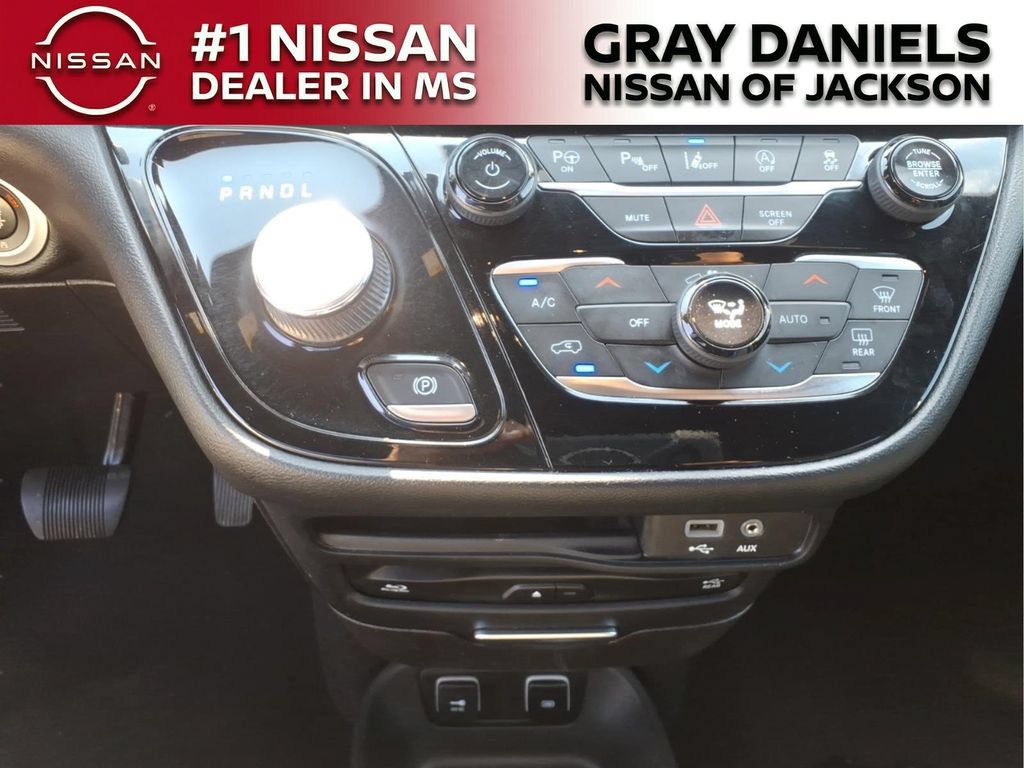 Used 2020 Chrysler Pacifica Touring-L Plus FWD image 18