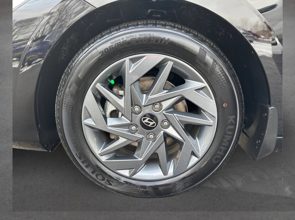 Used 2024 Hyundai Elantra SEL image 12
