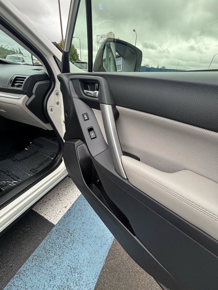Used 2014 Subaru Forester 2.5i Limited AWD/4WD image 23