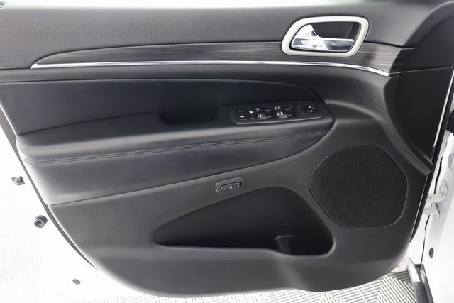 Used 2021 Jeep Grand Cherokee Limited image 25