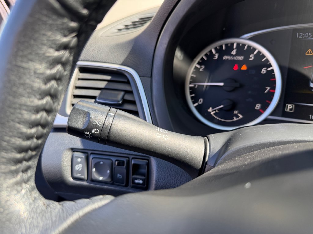 Used 2016 Nissan Sentra SV FWD image 28