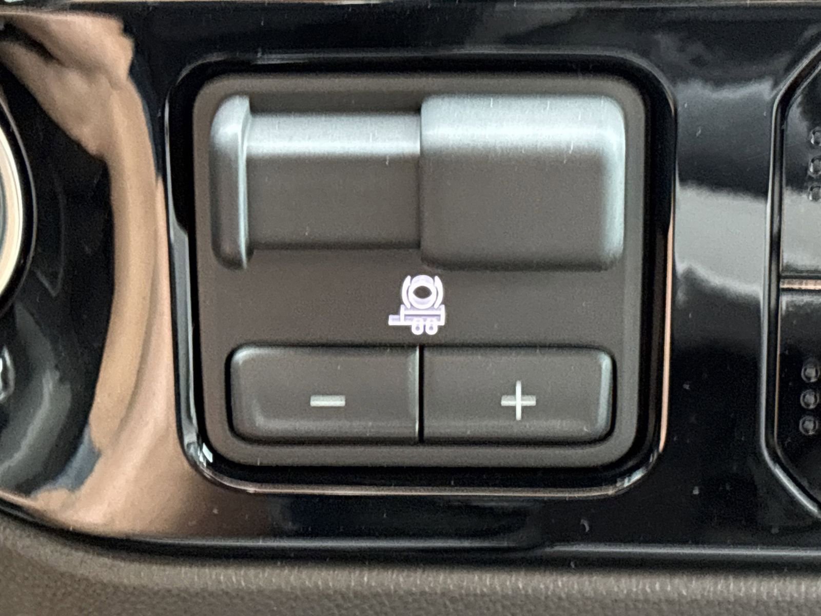 New 2025 GMC Sierra 1500 SLE w/ Preferred Package image 11