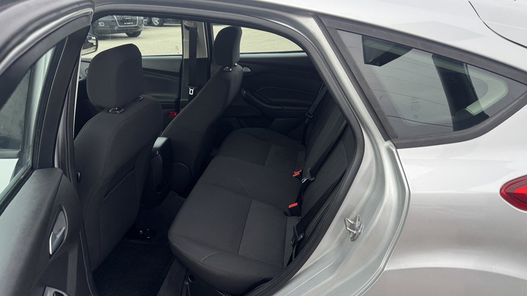 Used 2015 Ford Focus SE FWD image 21