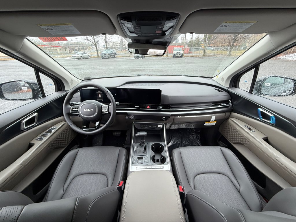 New 2026 Kia Carnival FWD image 24
