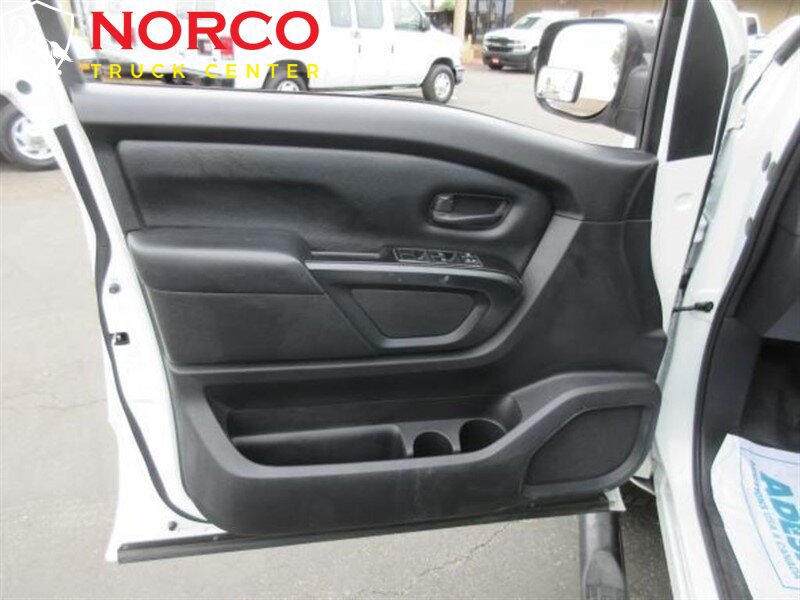 Used 2017 Nissan Titan S RWD image 9