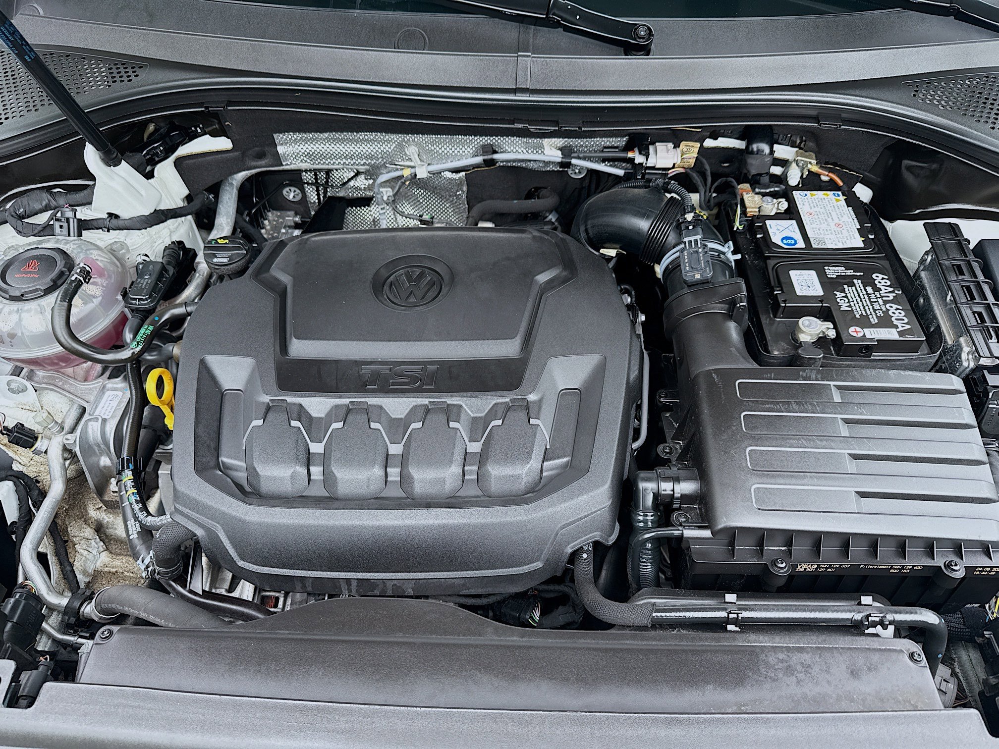 Certified 2020 Volkswagen Tiguan SE R-Line image 37