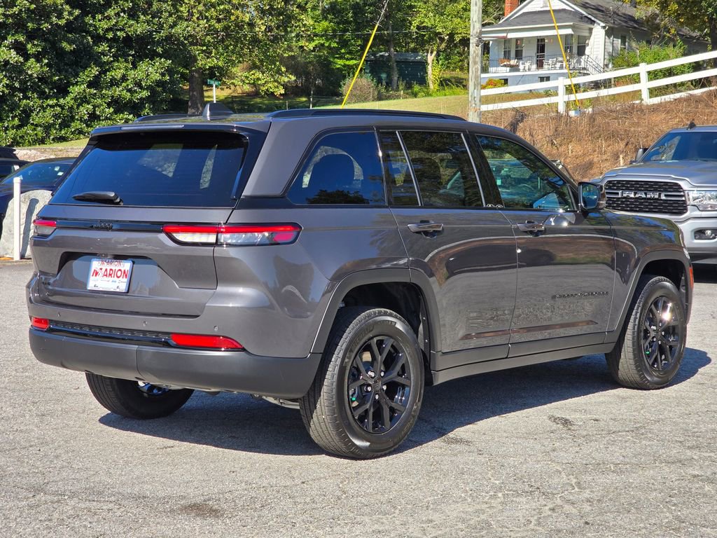 New 2025 Jeep Grand Cherokee Altitude image 19
