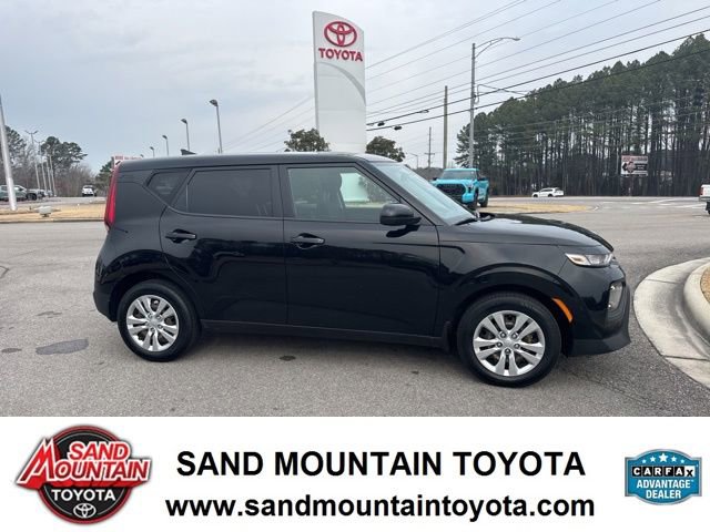 Used 2021 Kia Soul LX image 2