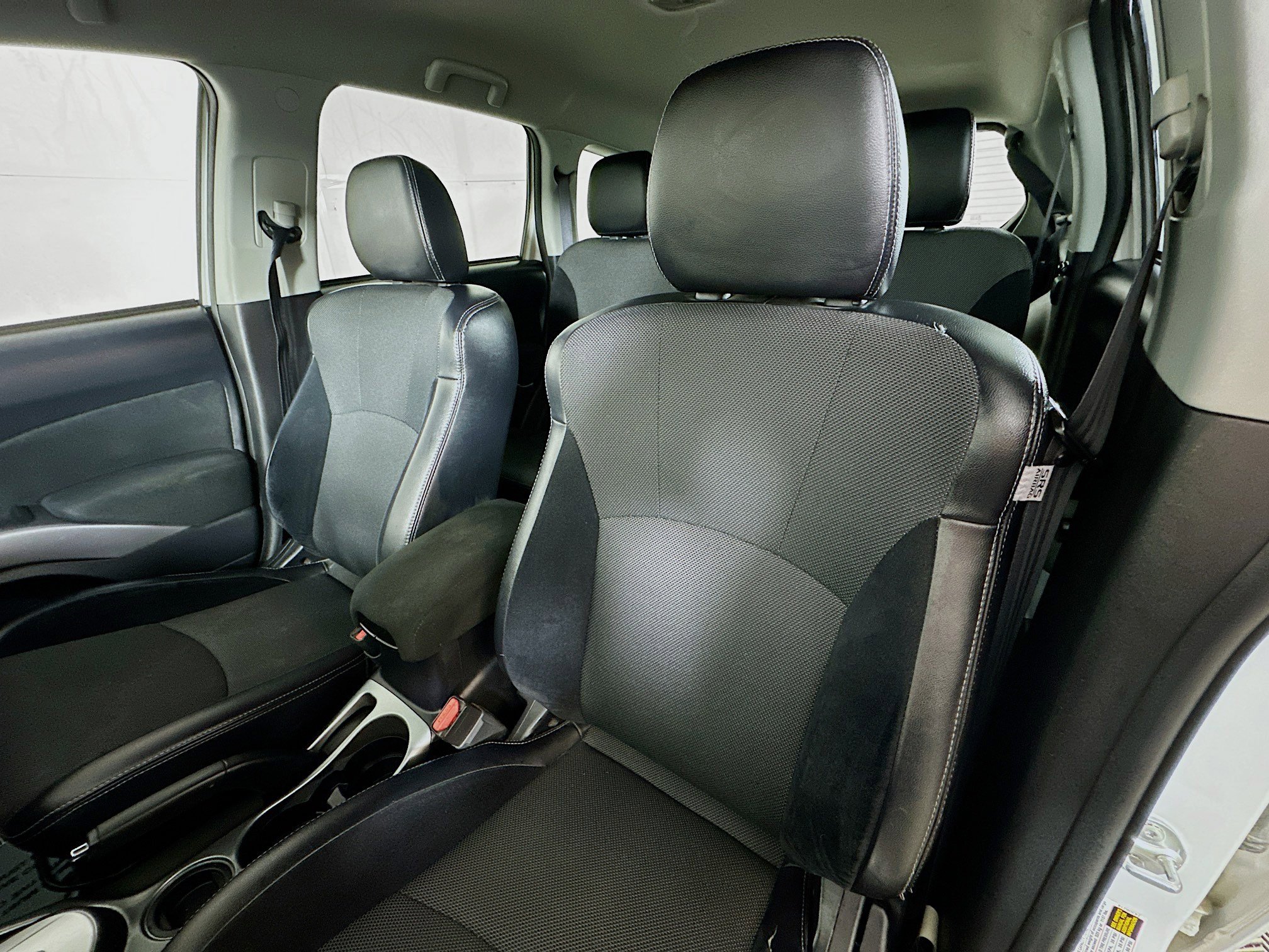 Used 2011 Mitsubishi Outlander SE image 19