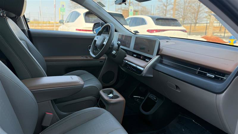 Used 2024 Hyundai Ioniq 5 Limited image 34