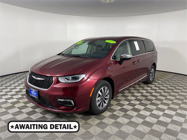 Used 2023 Chrysler Pacifica Limited