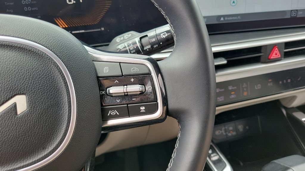 Used 2024 Kia Sorento S FWD image 21