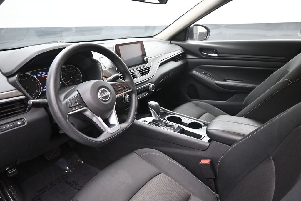 Used 2024 Nissan Altima 2.5 SV FWD image 19