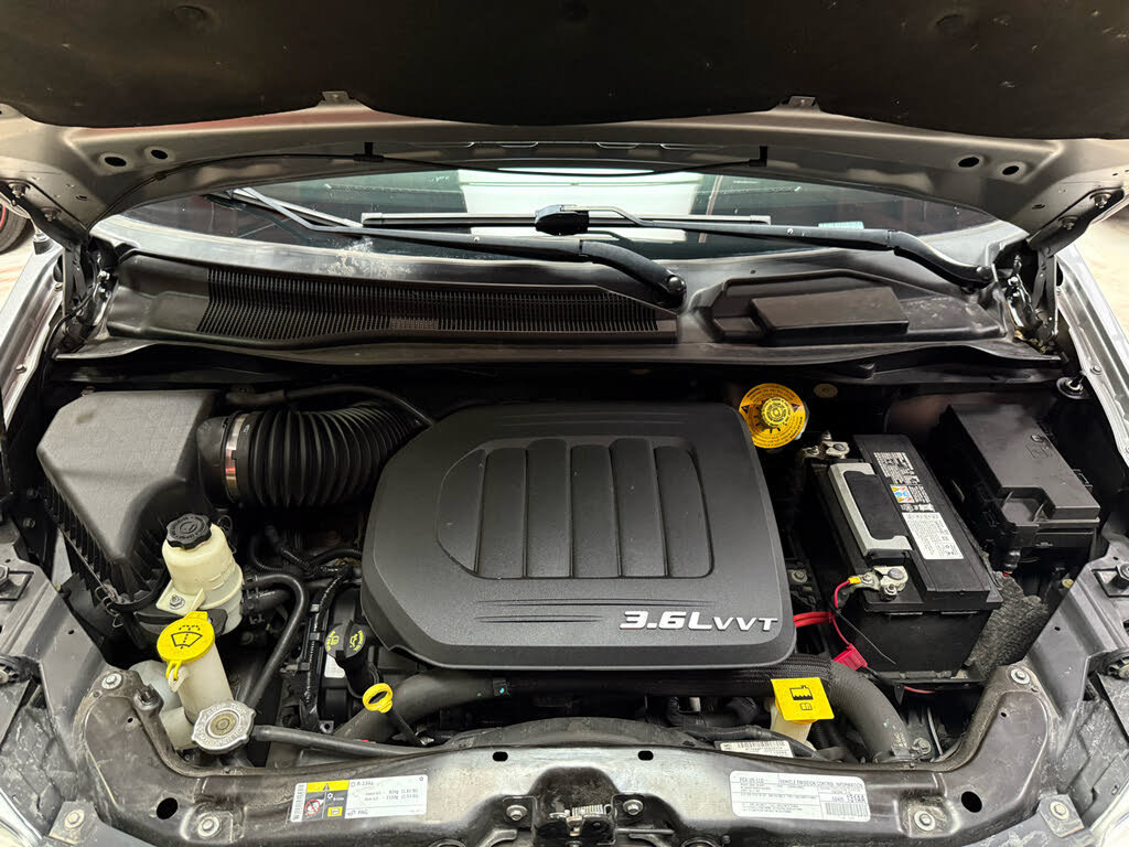 Used 2018 Dodge Grand Caravan SXT FWD image 32