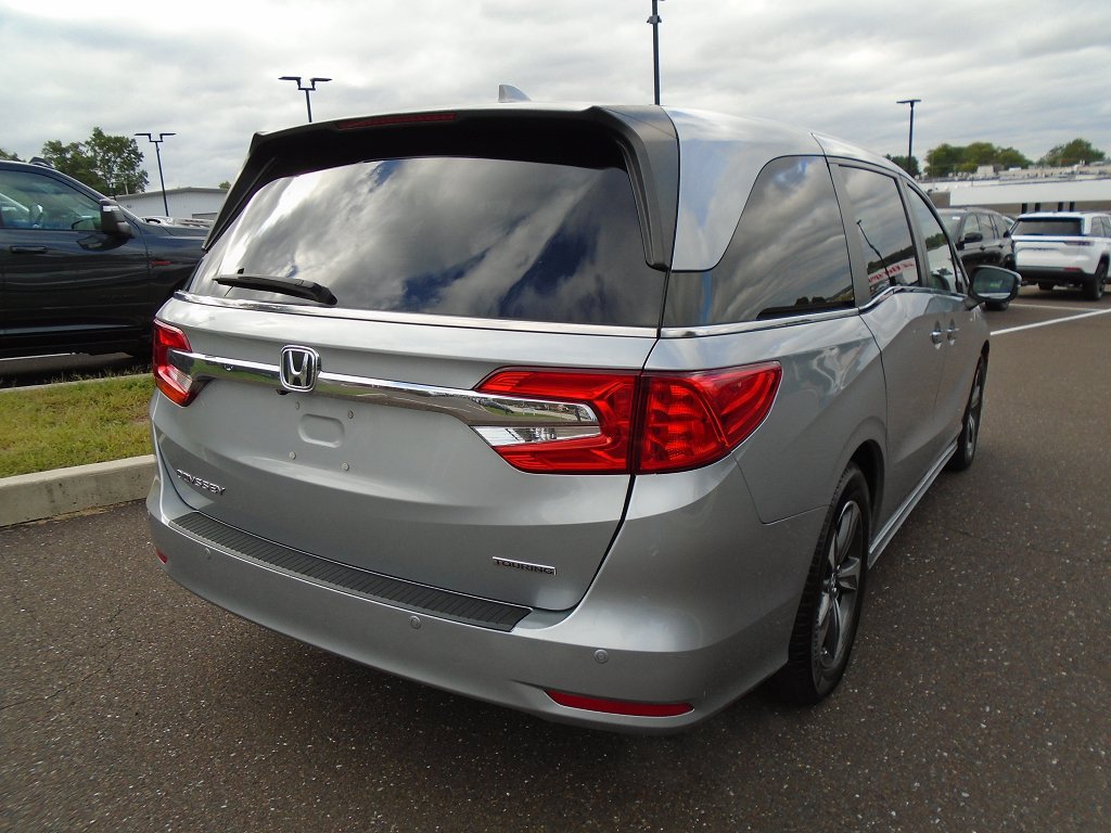 Used 2019 Honda Odyssey Touring image 3