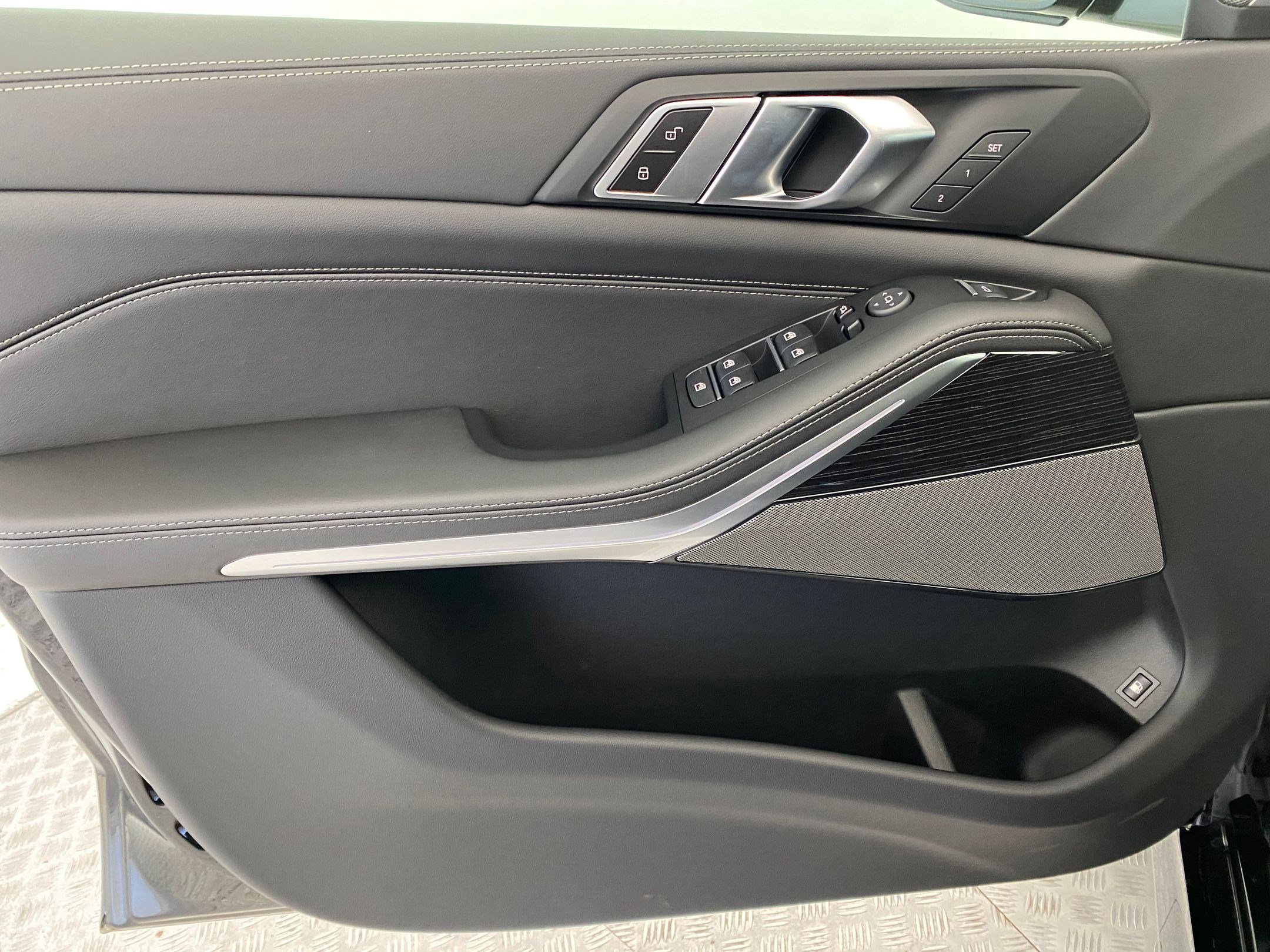 New 2026 BMW X5 xDrive50e w/ M Sport Package image 12