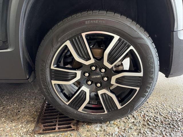 Certified 2021 GMC Acadia SLT w/ Elevation Edition FWD image 10