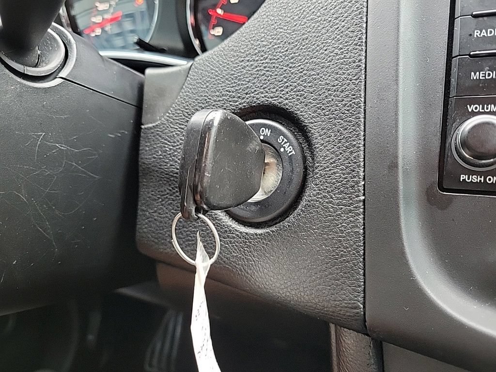 Used 2014 Dodge Avenger SXT w/ Sun/Sound Group FWD image 27