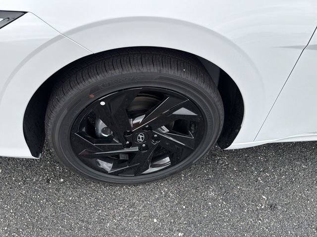 New 2026 Hyundai Elantra SEL Sport FWD image 18