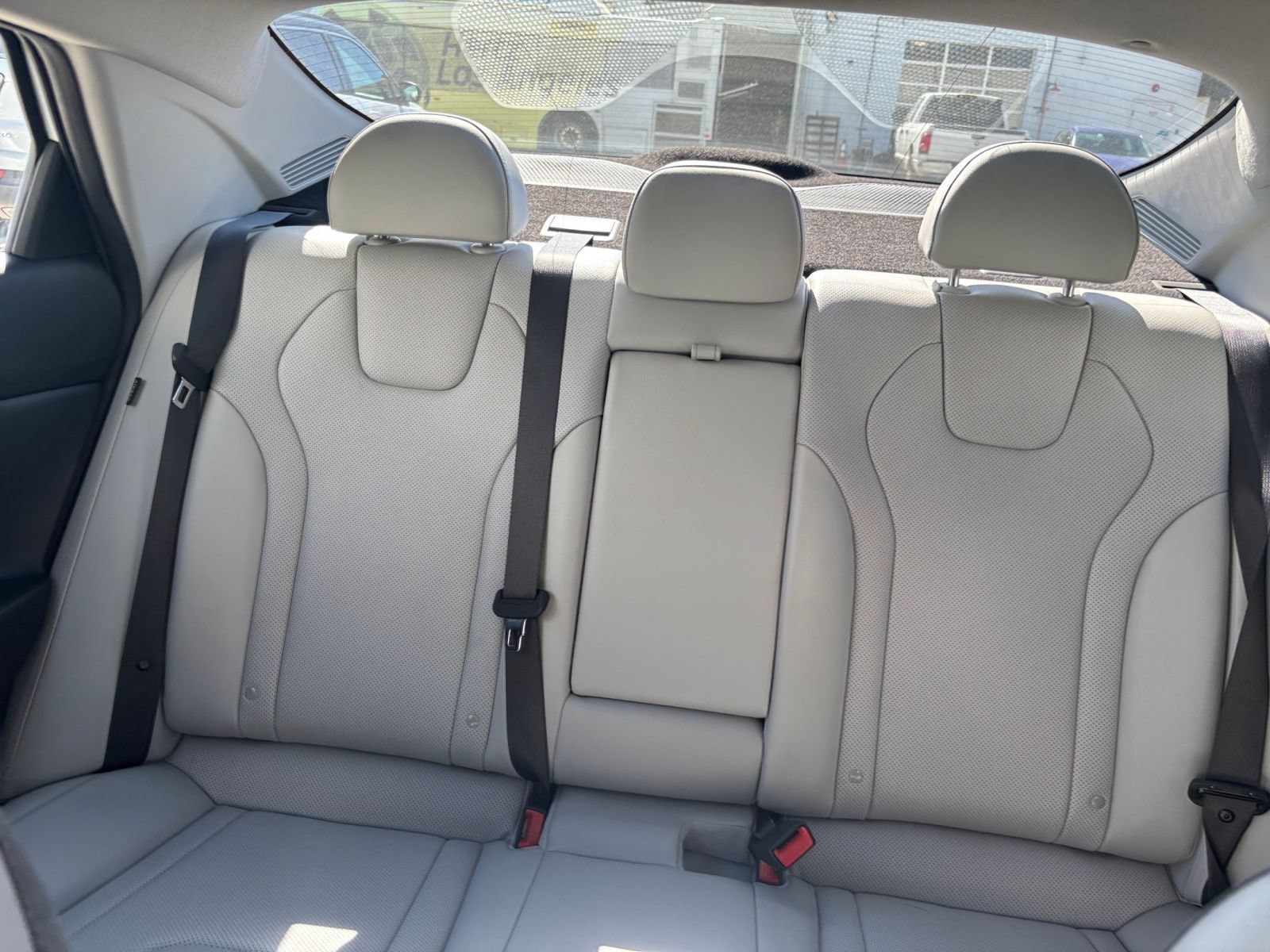 Used 2025 Hyundai Elantra Limited FWD image 42