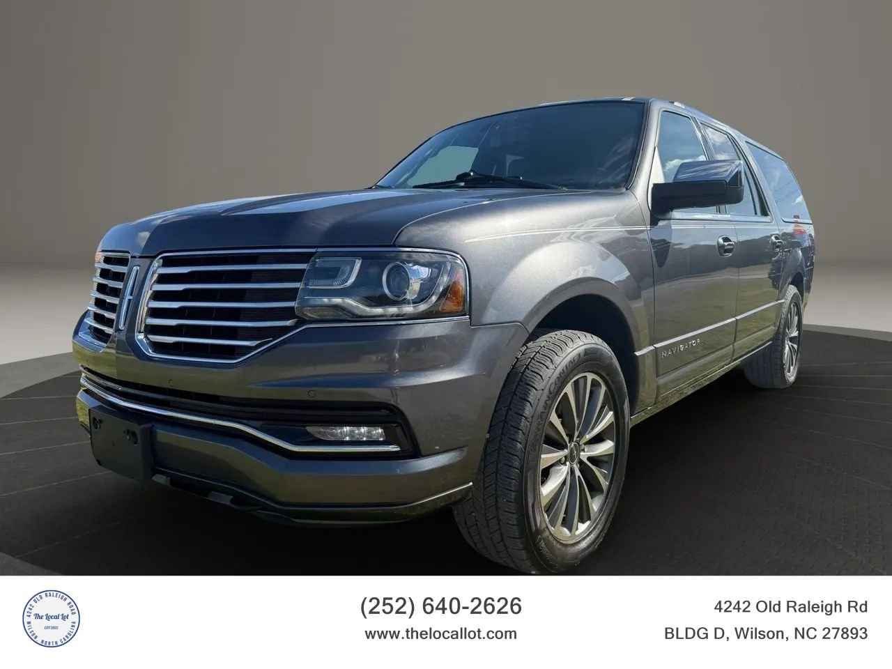 Used 2015 Lincoln Navigator L 4WD image 1