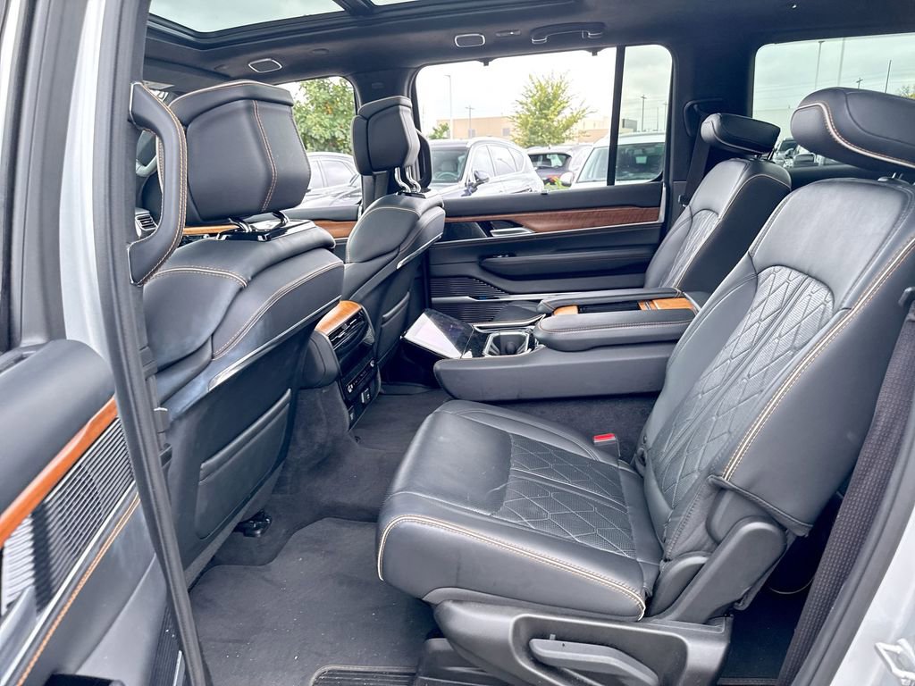 Used 2024 Jeep Grand Wagoneer L Series III image 28