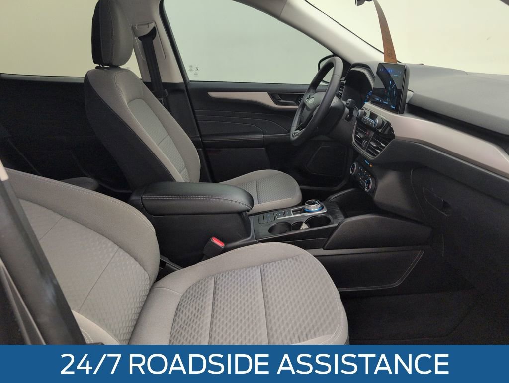 Used 2022 Ford Escape SE w/ SE Sport Appearance Package image 14