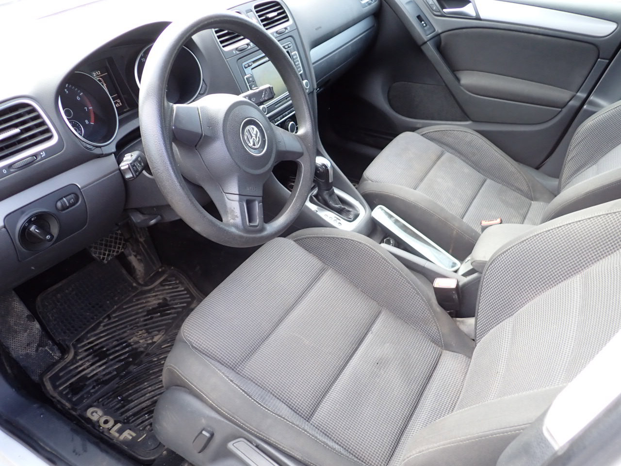 Used 2012 Volkswagen Golf 2.5L Conv & Sunroof 4 Door PZE image 24