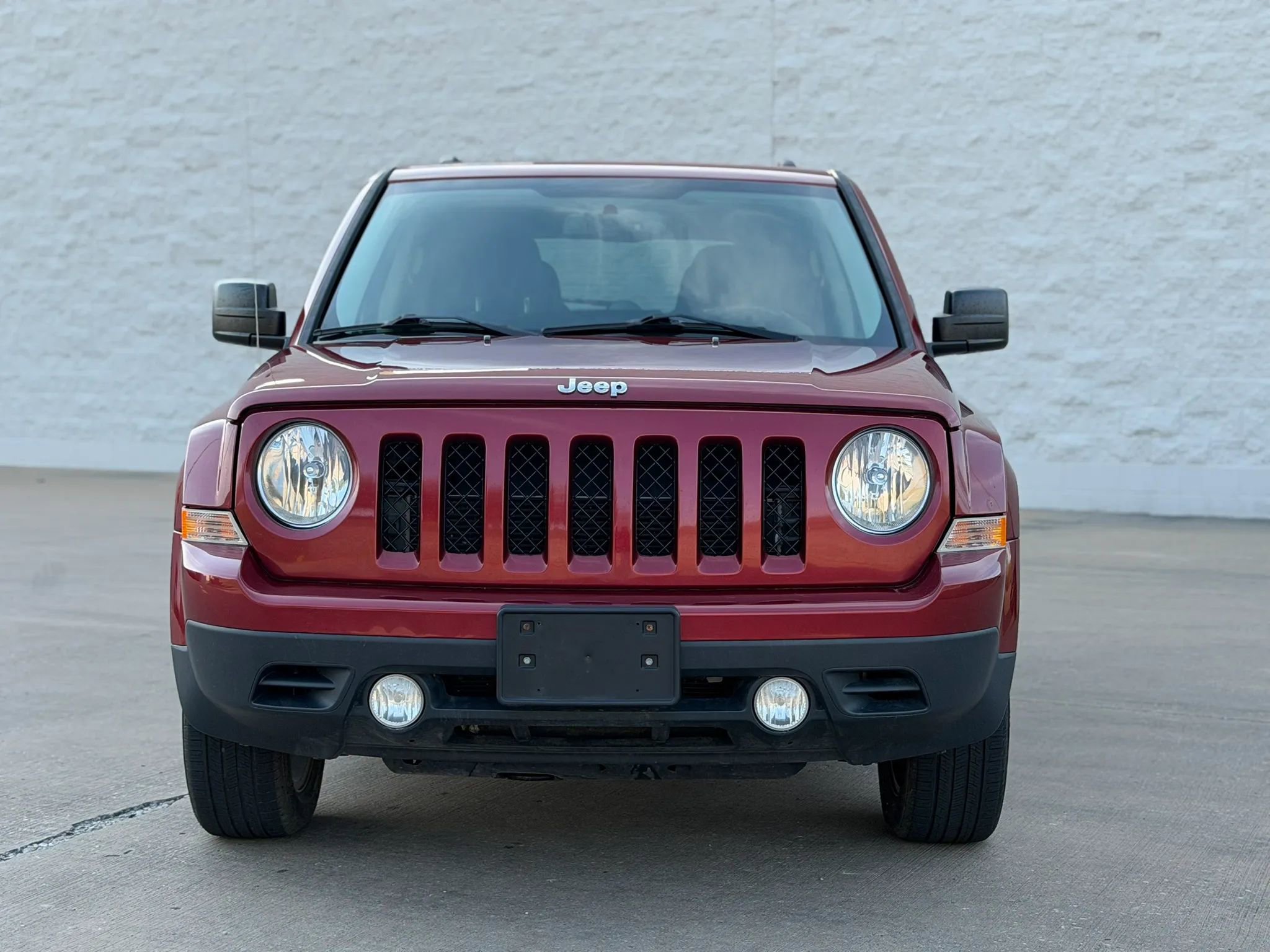 Used 2016 Jeep Patriot Latitude image 2
