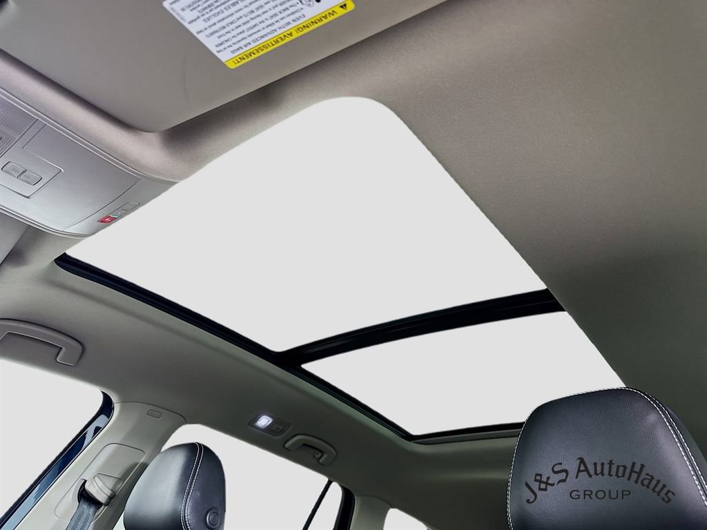 Used 2021 Volkswagen Atlas SEL Premium image 16