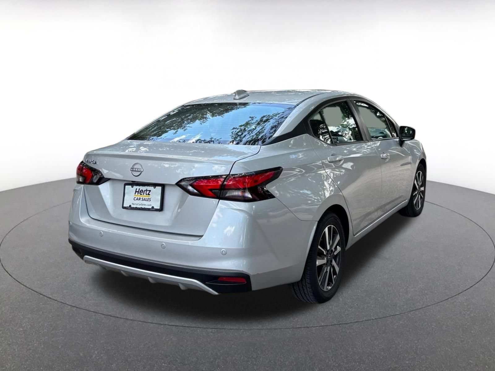 Used 2025 Nissan Versa SV FWD image 17