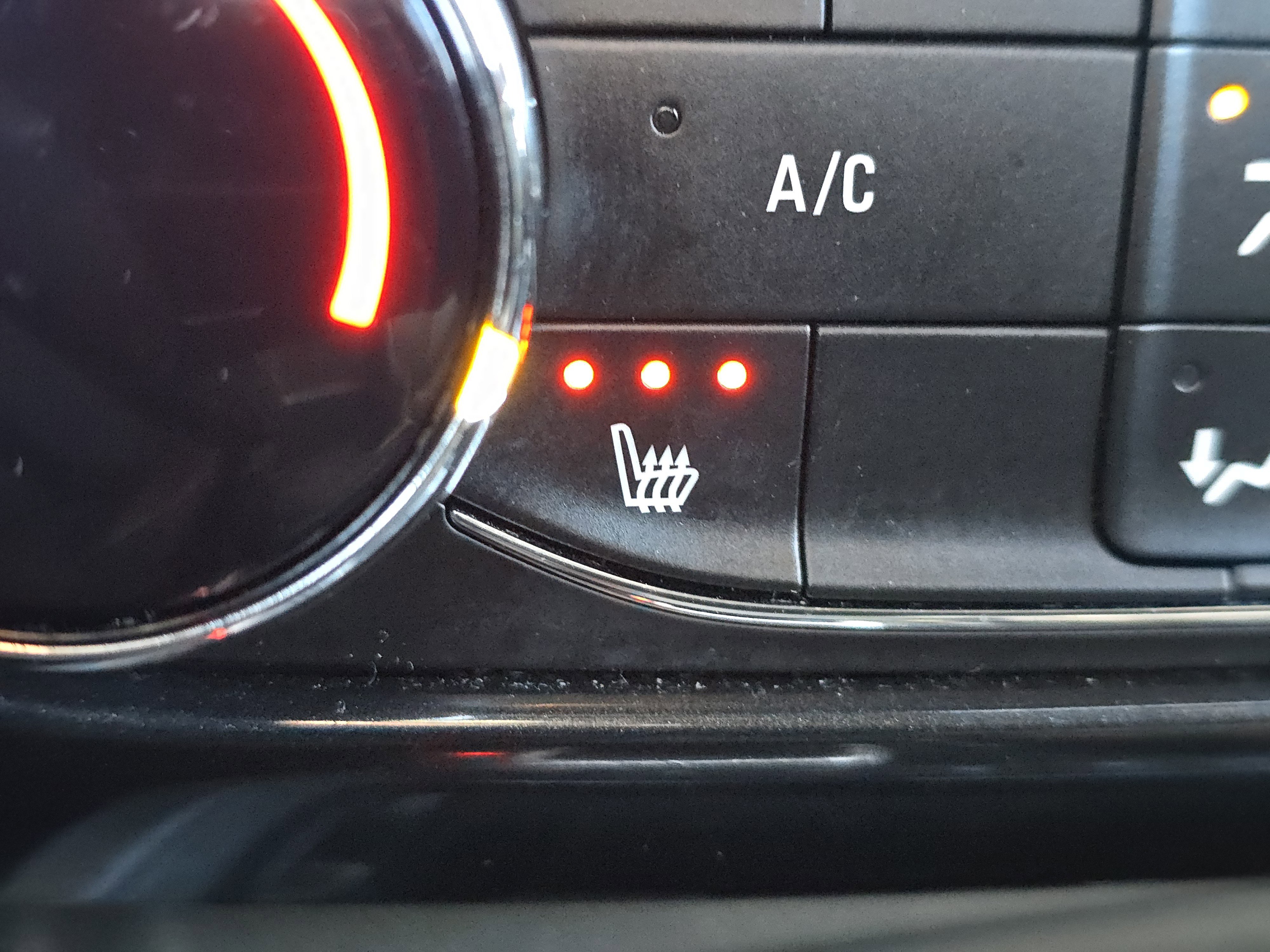 Used 2024 Chevrolet TrailBlazer RS image 24