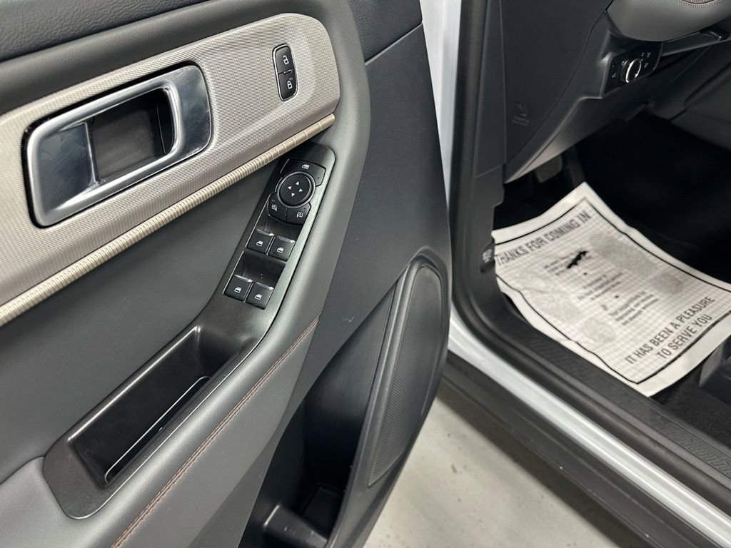 Used 2025 Ford Explorer Active image 9