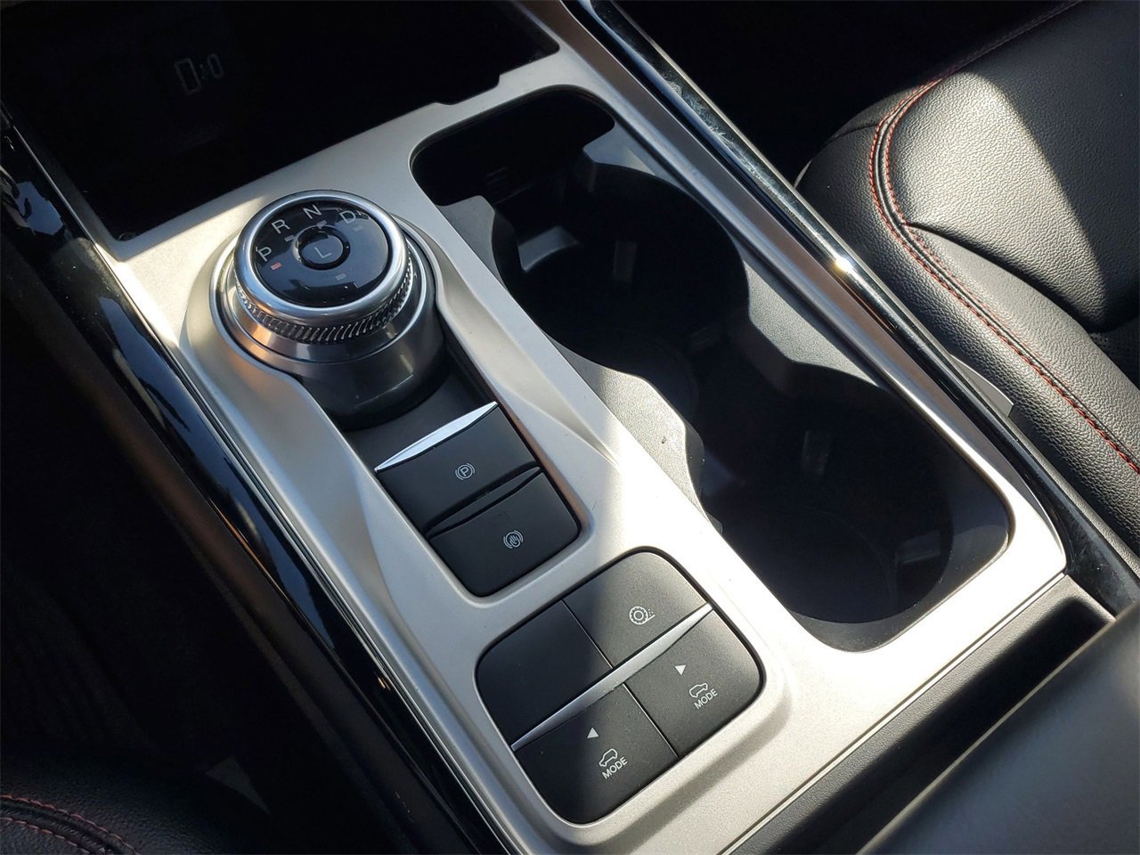 Used 2023 Ford Explorer ST-Line w/ Class IV Trailer Tow Package image 28