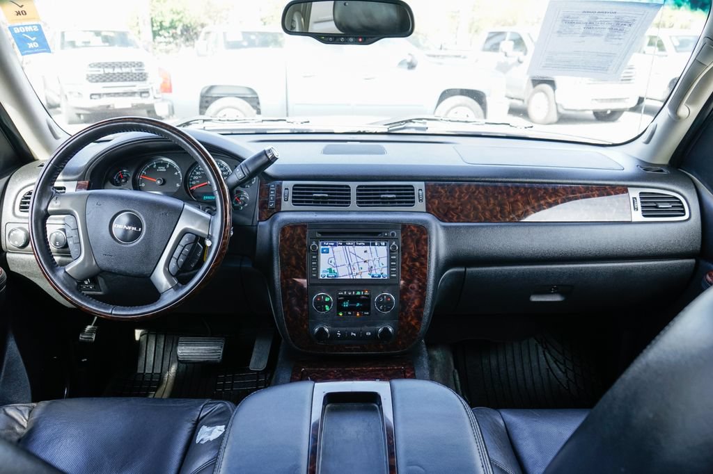 Used 2011 GMC Sierra 3500 Denali AWD/4WD image 28