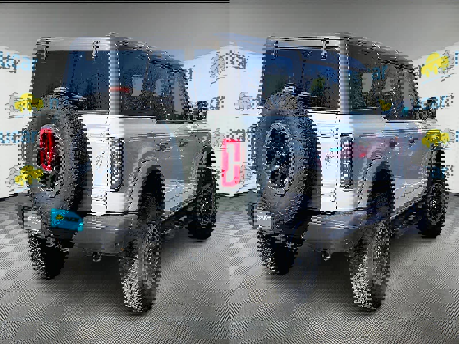 Used 2023 Ford Bronco Badlands image 6