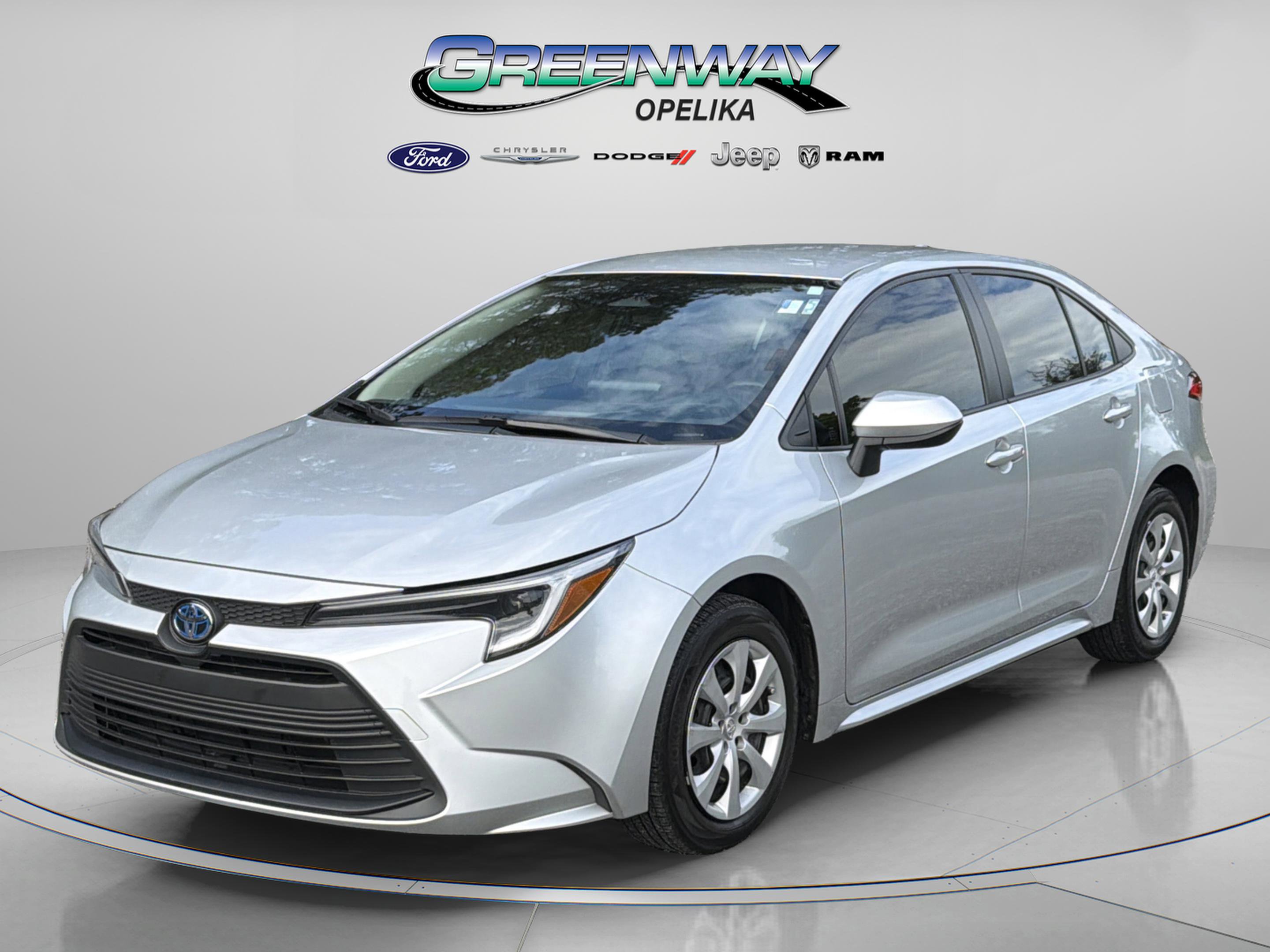 Used 2024 Toyota Corolla LE FWD image 3