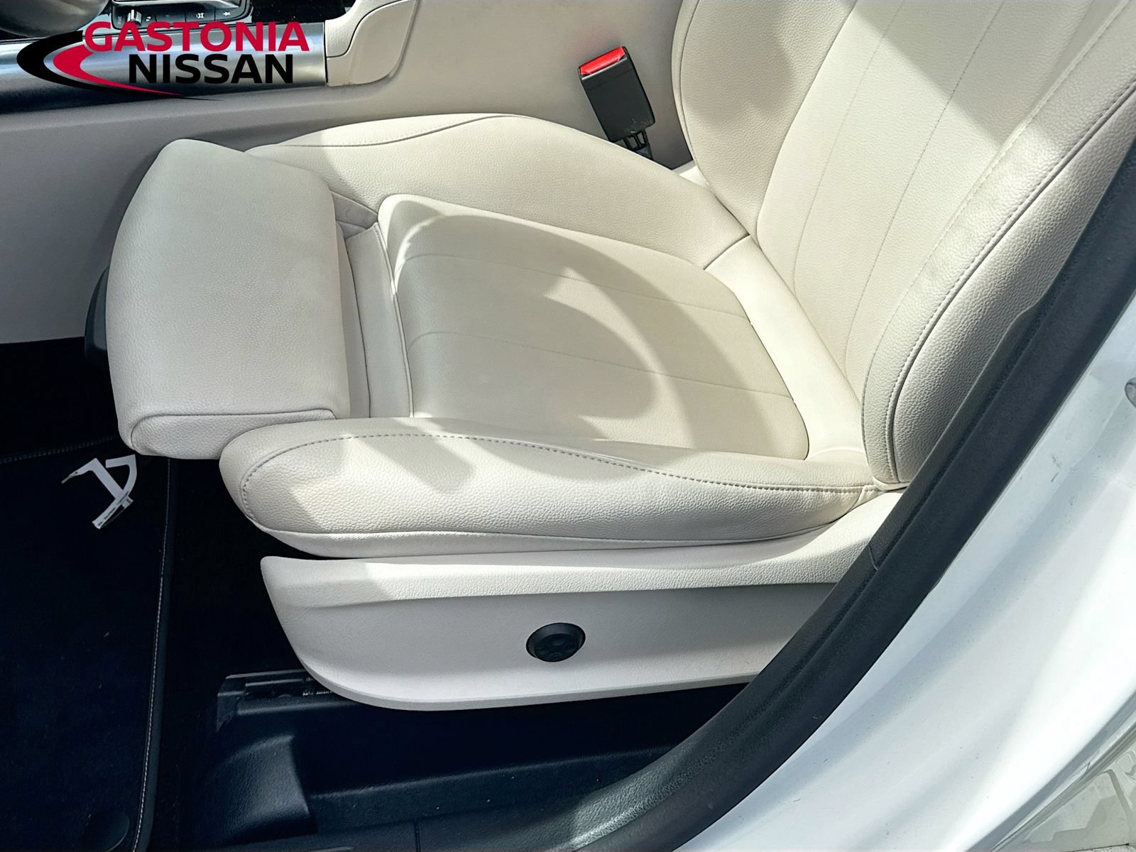 Used 2022 Mercedes-Benz GLA 250 w/ Premium Package Lite image 25