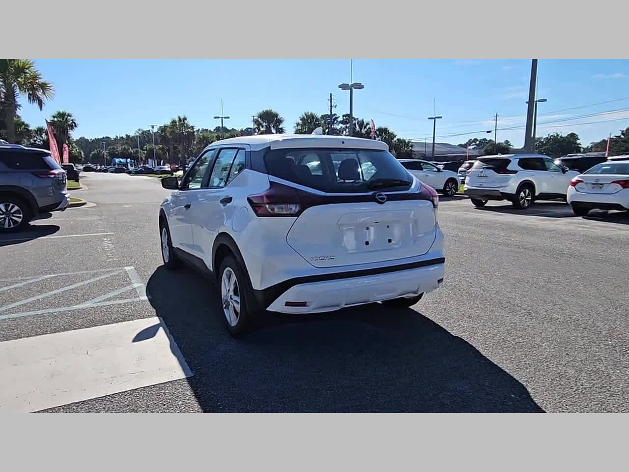 New 2025 Nissan Kicks Play S image 27